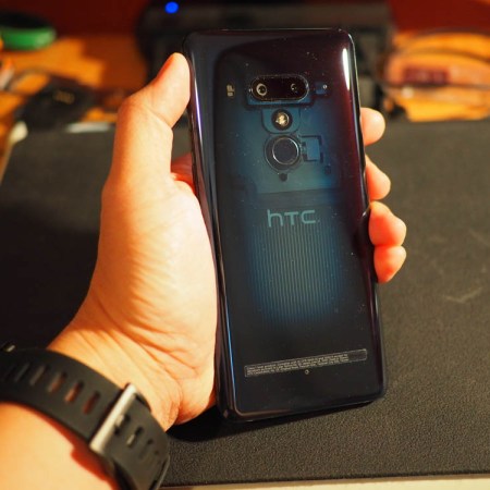 HTC U12+