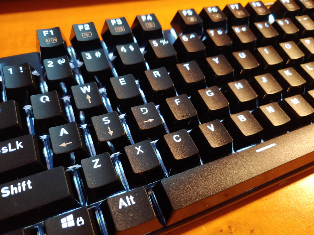 Plugable Full Size Mechanical Keyboard with Red Linear Switches Review ...