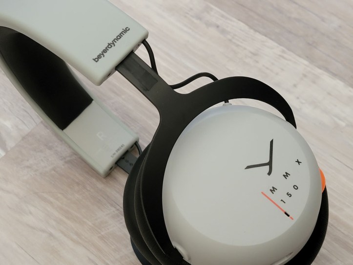 beyerdynamic MMX 100 & MMX 150