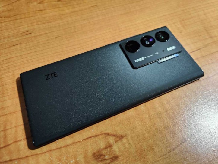 ZTE Axon 40 Ultra
