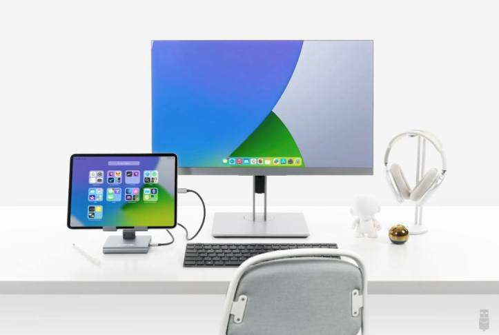 Plugable USB-C Docking Station and Stand