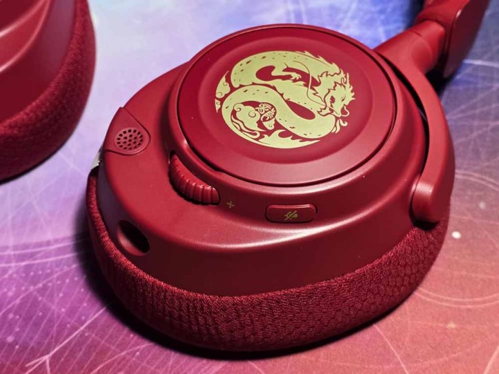 Arctis Nova 7 Wireless Dragon Edition