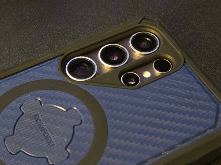 ROKFORM Magnetic Rugged Case