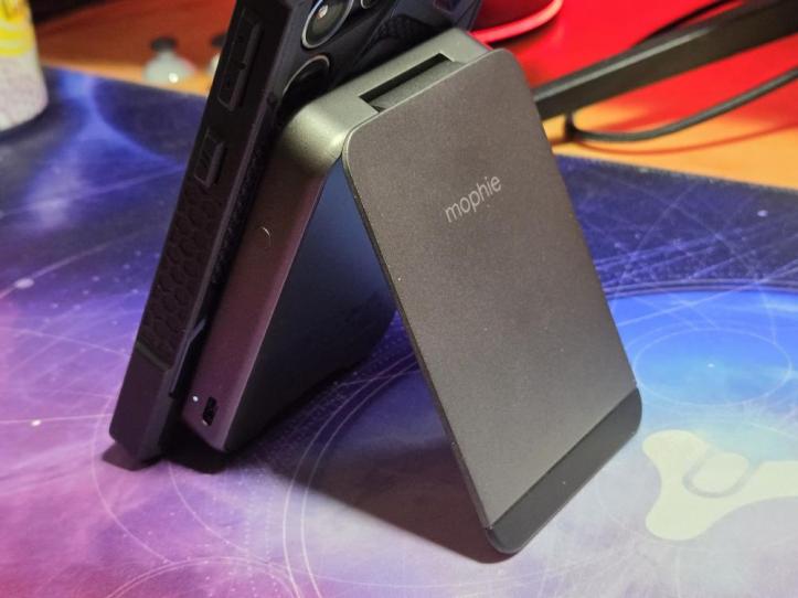 Mophie Snap+ Powerstation Mini with Stand