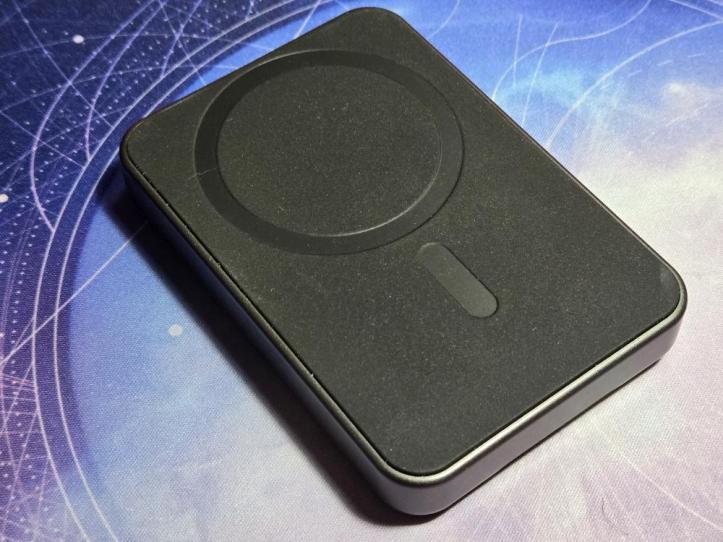 Mophie Snap+ Powerstation Mini with Stand